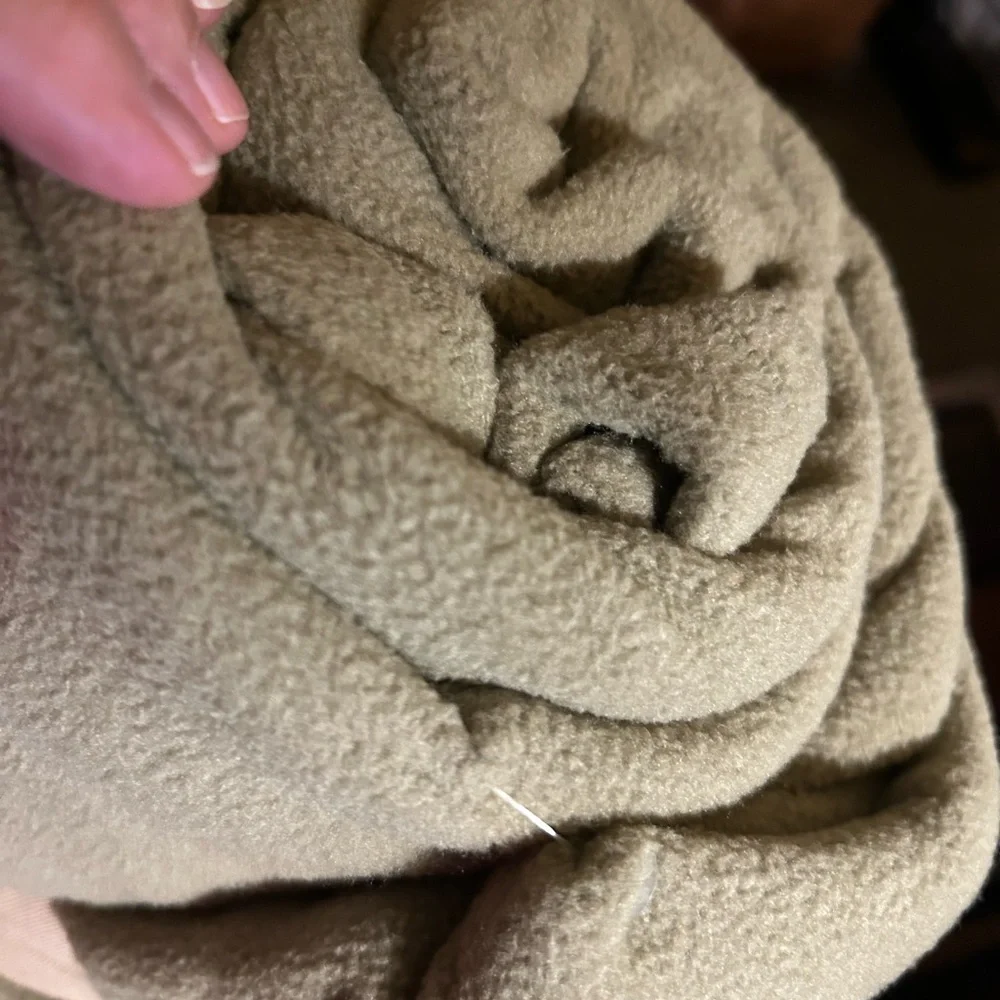 Oversized Fleece Throw - olive green, 60 x 70”, 100 polyester, machine washable.